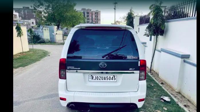 Tata Safari Storme EX 2015