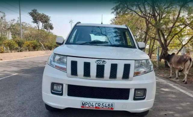 Mahindra TUV300 T8 2016