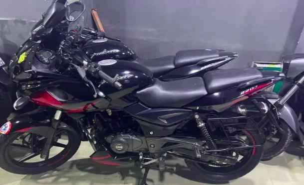 bajaj pulsar 220cc 2019 model