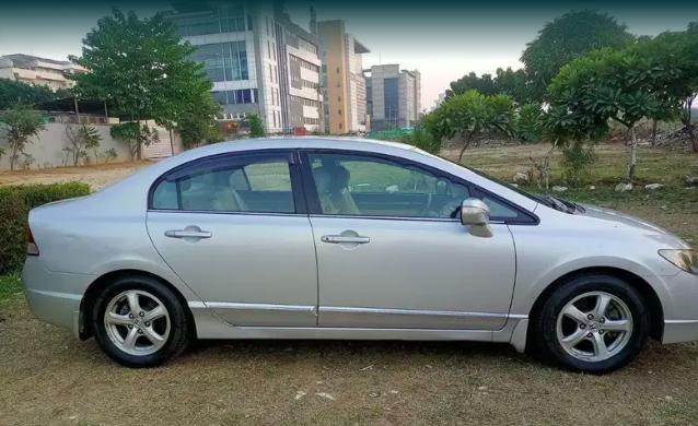 Honda Civic 1.8 V AT 2010