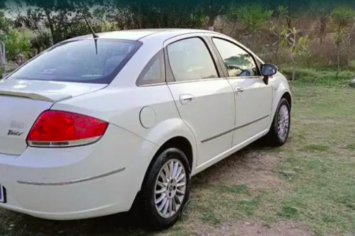 Fiat Linea 1.4 T-Jet Emotion 2013