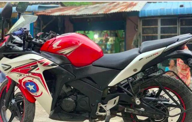 Honda CBR 150R 150cc 2012