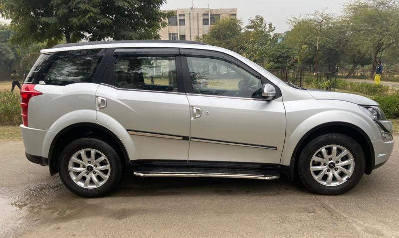 Mahindra XUV500 W7 AT BS6 2021