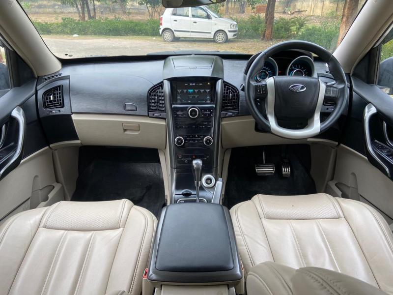 Mahindra XUV500 W7 AT BS6 2021