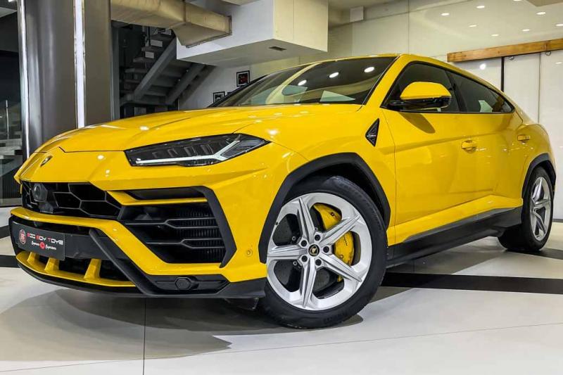 Lamborghini Urus Twin-Turbo V8 2021