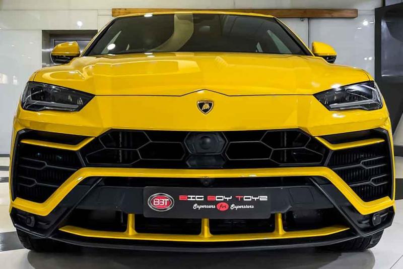 Lamborghini Urus Twin-Turbo V8 2021