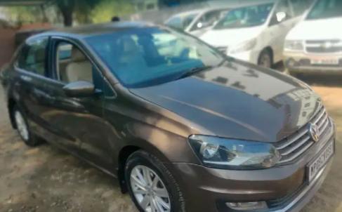 Volkswagen Vento 1.6L Highline 2016
