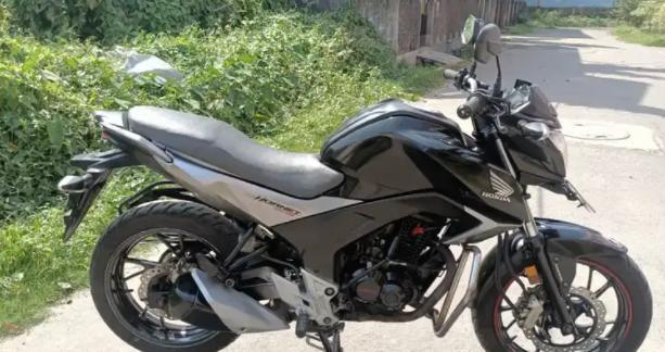 Honda CB Hornet 160R CBS 2016