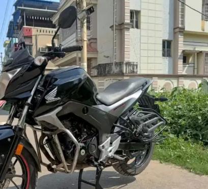 Honda CB Hornet 160R CBS 2016