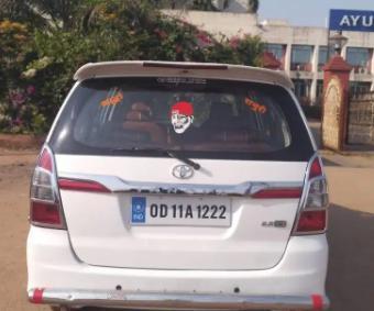 Toyota Innova 2.5 G 8 STR BS III 2013