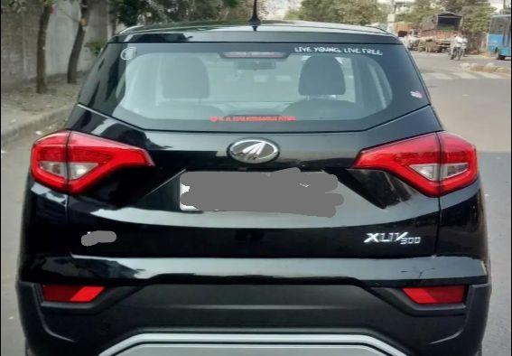 Mahindra XUV300 W8 (O) Petrol BS6 2021