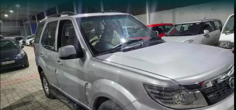 Tata Safari Storme EX 2013