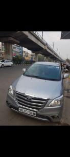 Toyota Innova 2.5 G 7 STR BS IV 2015