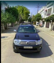 Toyota Fortuner 2.8 4x4 MT 2010