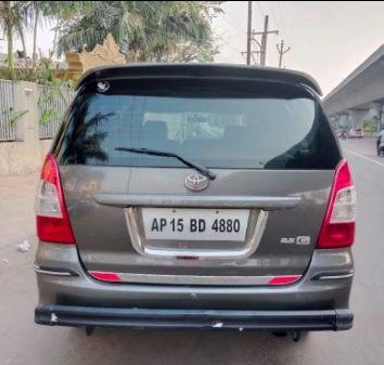 Toyota Innova 2.5 G 8 STR BS IV 2012