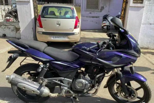 Bajaj Pulsar 220cc 2017