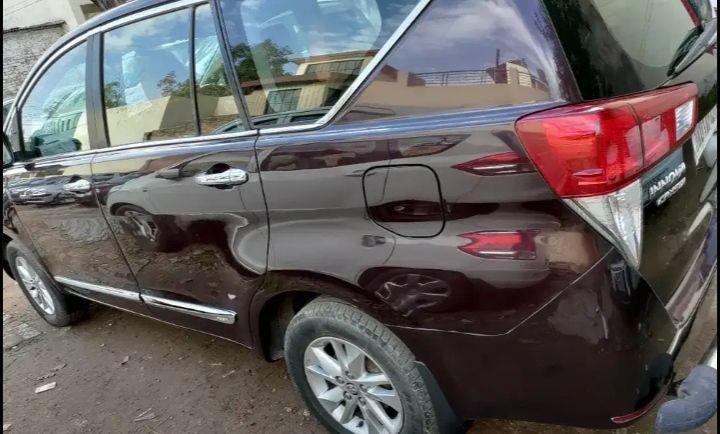 Toyota Innova Crysta 2.8 GX 7 Seater 2016