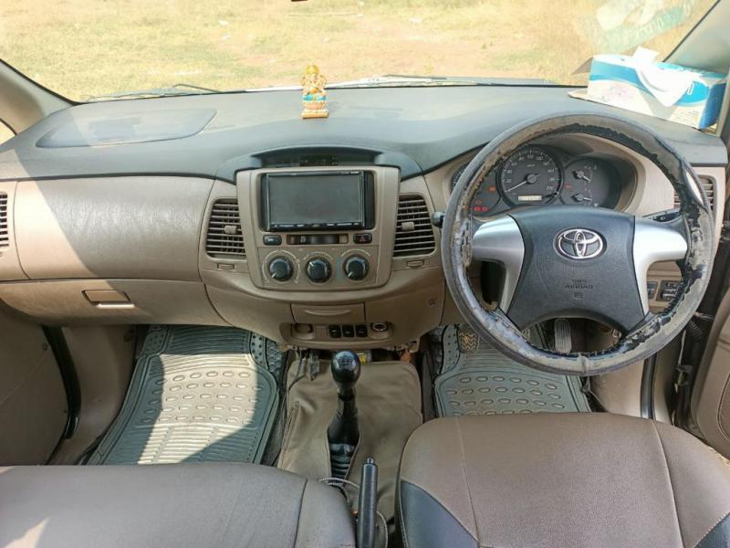 Toyota Innova 2.5 G 2015
