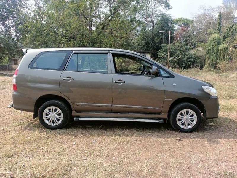 Toyota Innova 2.5 G 2015