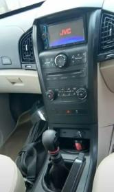 Mahindra XUV500 W10 2015