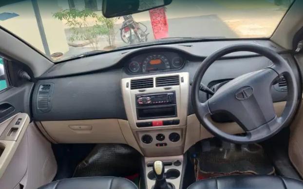 Tata Indica Vista Aura 1.3 Quadrajet 2011