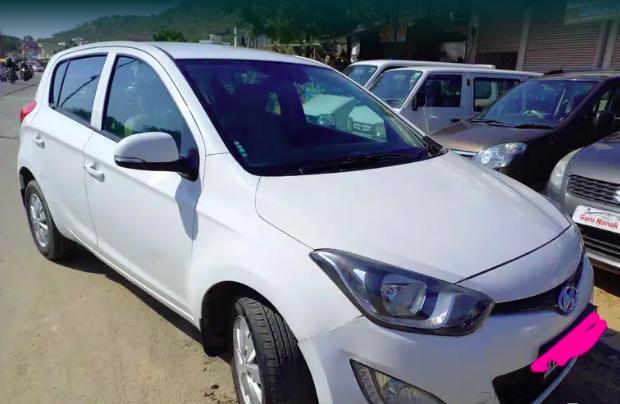 Hyundai i20 Sportz 1.4 CRDi 2014