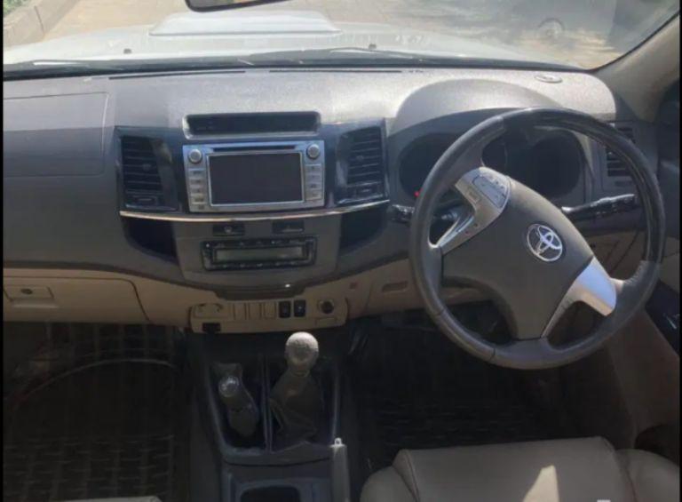 Toyota Fortuner 3.0 4x2 MT 2014