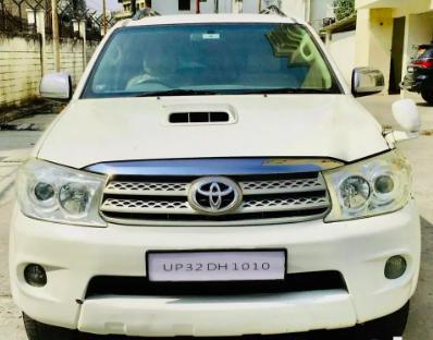 Toyota Fortuner 2.8 4x2 MT 2010
