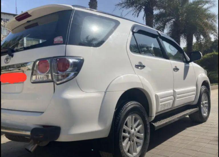 Toyota Fortuner 3.0 4x2 MT 2014
