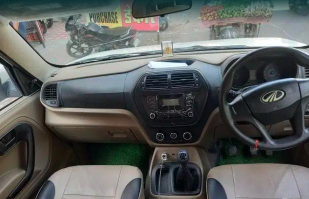 Mahindra TUV300 T6 2016