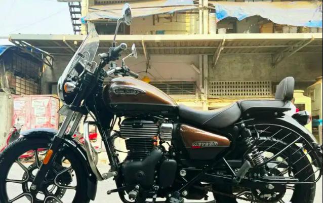 Royal Enfield Meteor 350 Supernova 2021