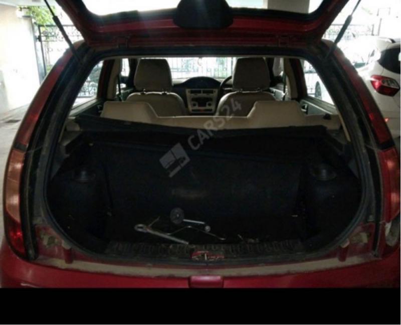 Tata Indica Vista LX Quadrajet 2013