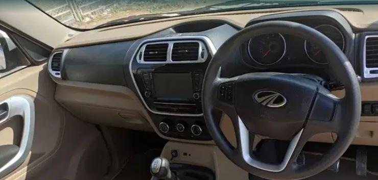 Mahindra TUV300 T10 2019