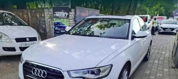 Audi A6 2.0 TDI Premium Plus 2012