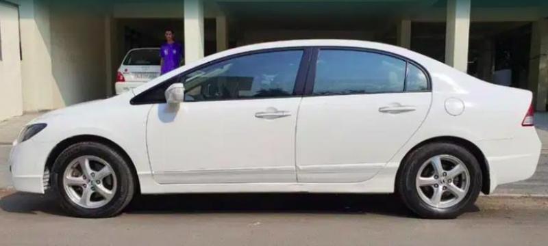 Honda Civic 1.8V AT SUN ROOF 2011