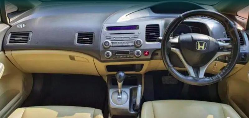 Honda Civic 1.8V AT SUN ROOF 2011