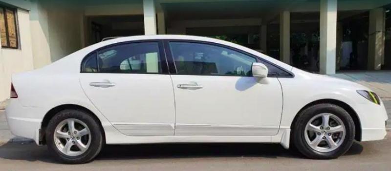 Honda Civic 1.8V AT SUN ROOF 2011