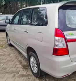 Toyota Innova 2.0 VX 7 STR BS IV 2014