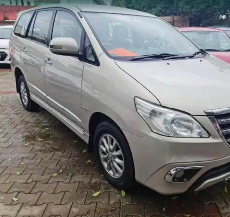 Toyota Innova 2.0 VX 7 STR BS IV 2014