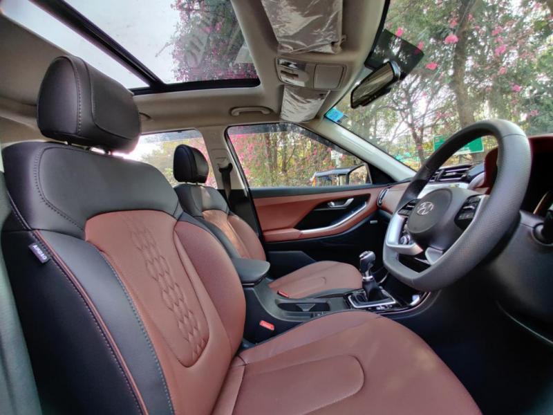 Hyundai Alcazar Signature 6 STR 2.0 Petrol 2021