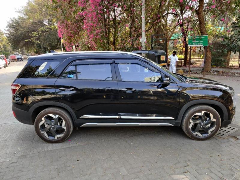 Hyundai Alcazar Signature 6 STR 2.0 Petrol 2021