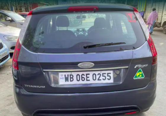 Ford Figo 1.2P TITANIUM MT 2010