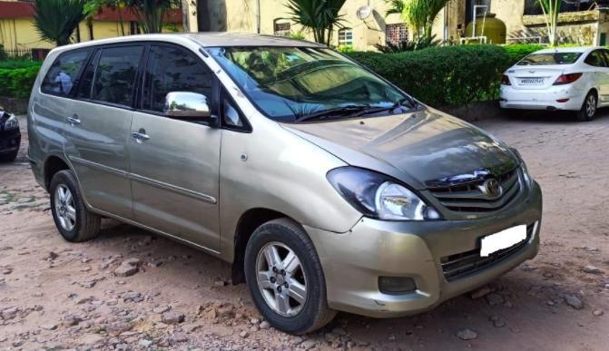 Toyota Innova 2.5 G 7 STR BS III 2007