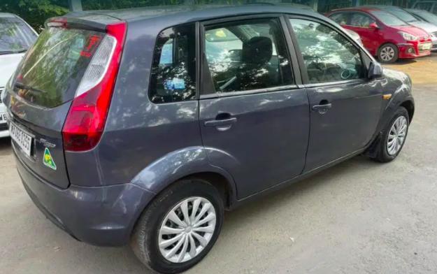Ford Figo 1.2P TITANIUM MT 2010
