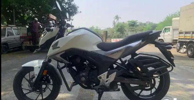 Honda CB Hornet 160R CBS 2016