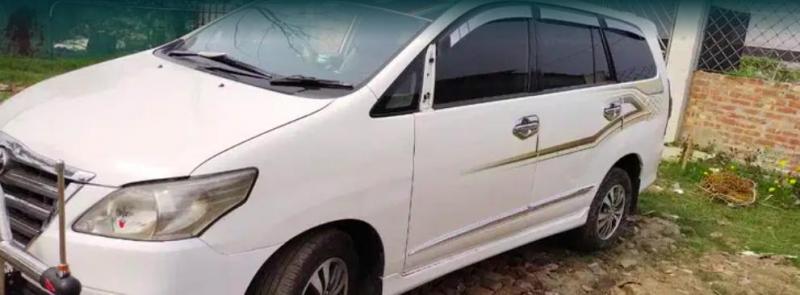Toyota Innova 2.5 V 8 STR 2016