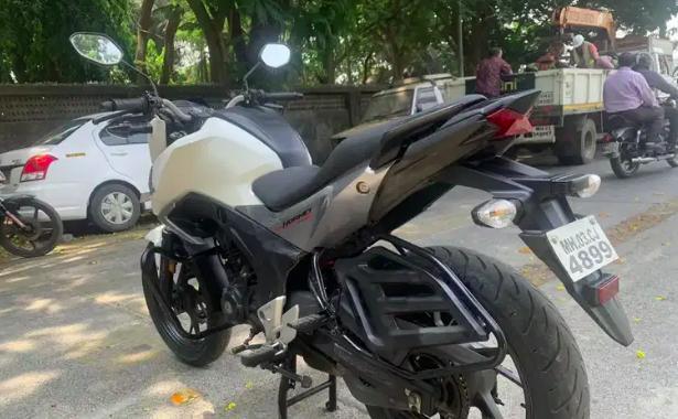 Honda CB Hornet 160R CBS 2016