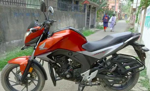 Honda CB Hornet 160R CBS 2016