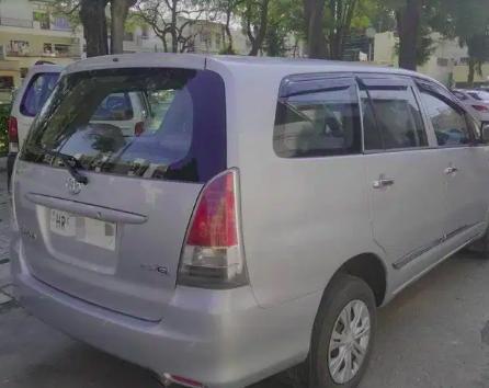 Toyota Innova 2.5 G 7 STR BS IV 2011