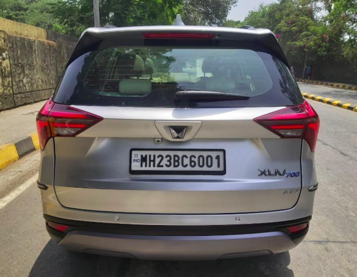 Mahindra XUV700 AX 7 Petrol AT 7 STR 2021